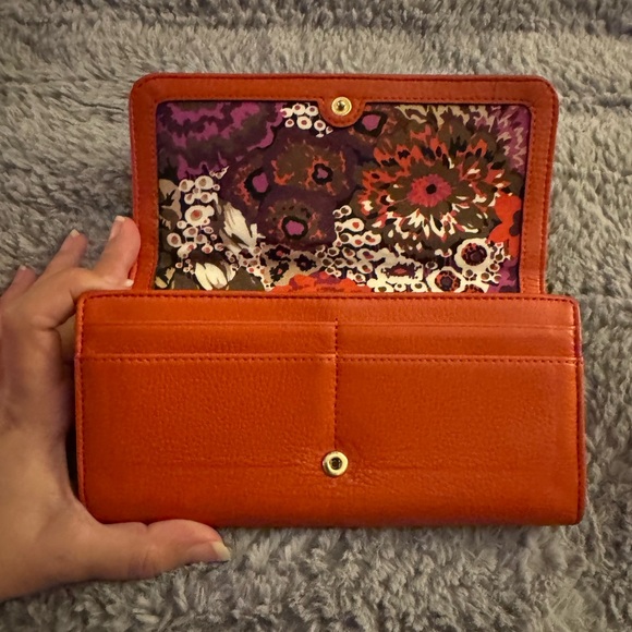 VERA BRADLEY Audrey Leather Quilted Orange Wallet - Picture 12 of 15